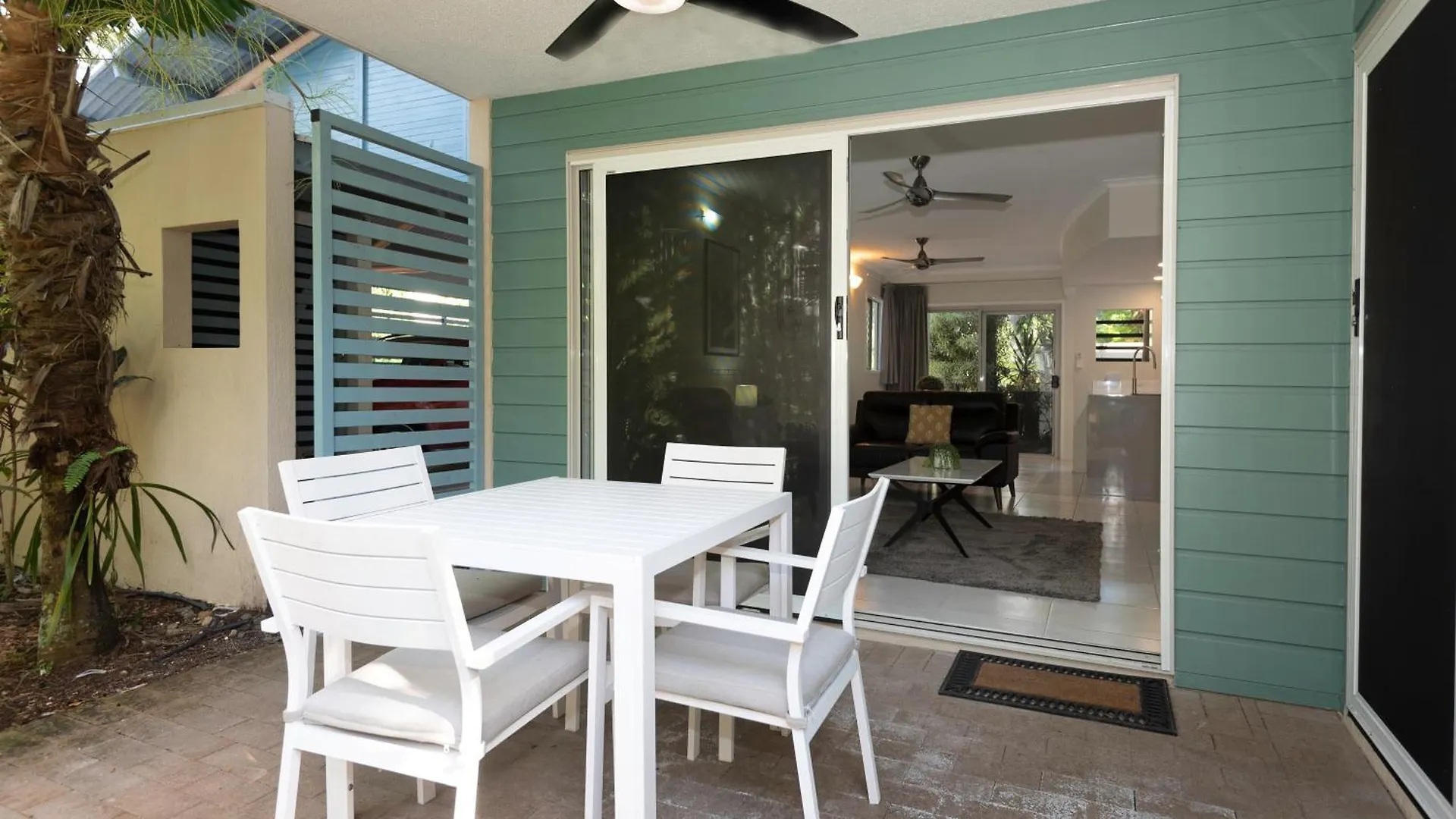 Marlin Cove Holiday Apartments Trinity Beach 0*,  Austrália